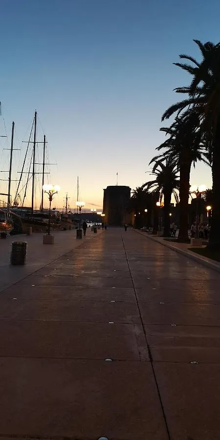 Apartment Okrug Gornji - Trogir With Sea View