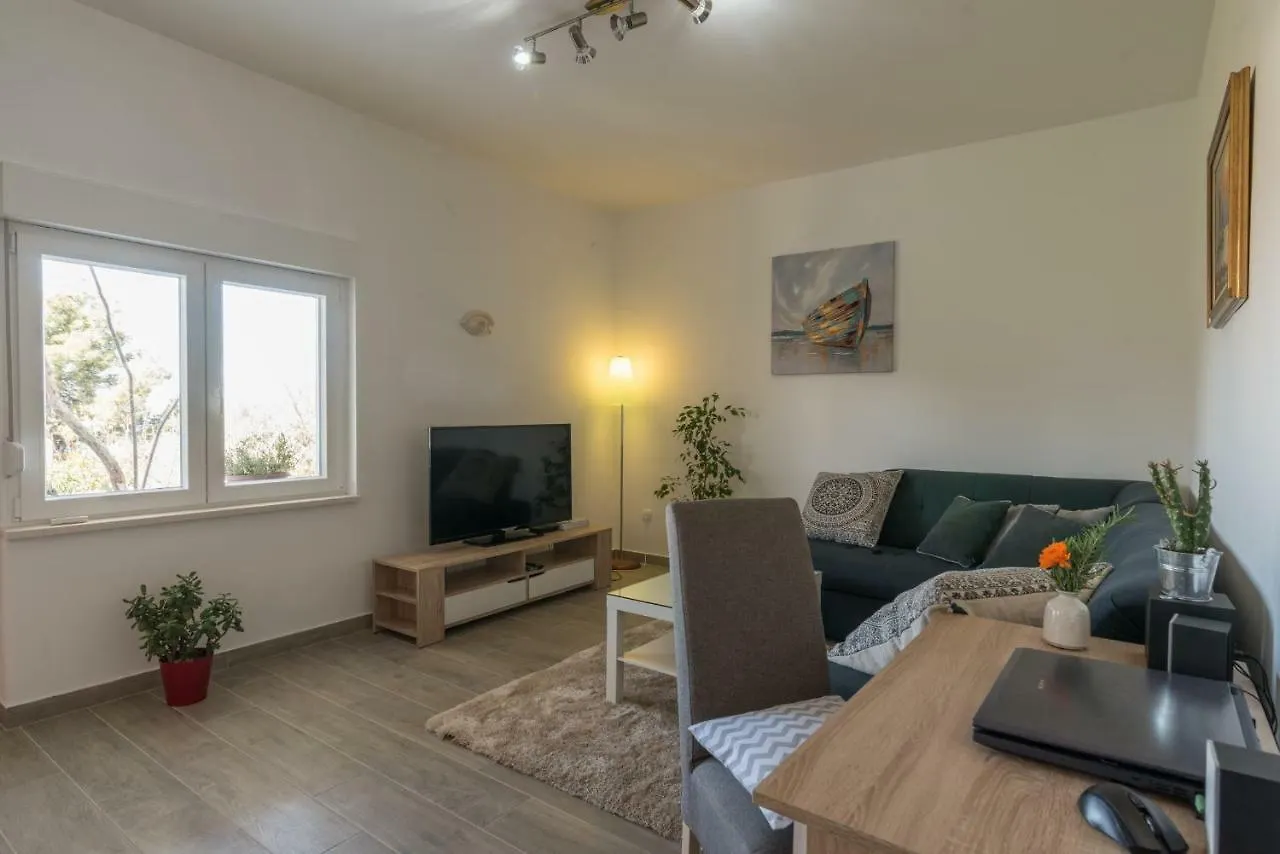 Apartment Okrug Gornji - Trogir With Sea View