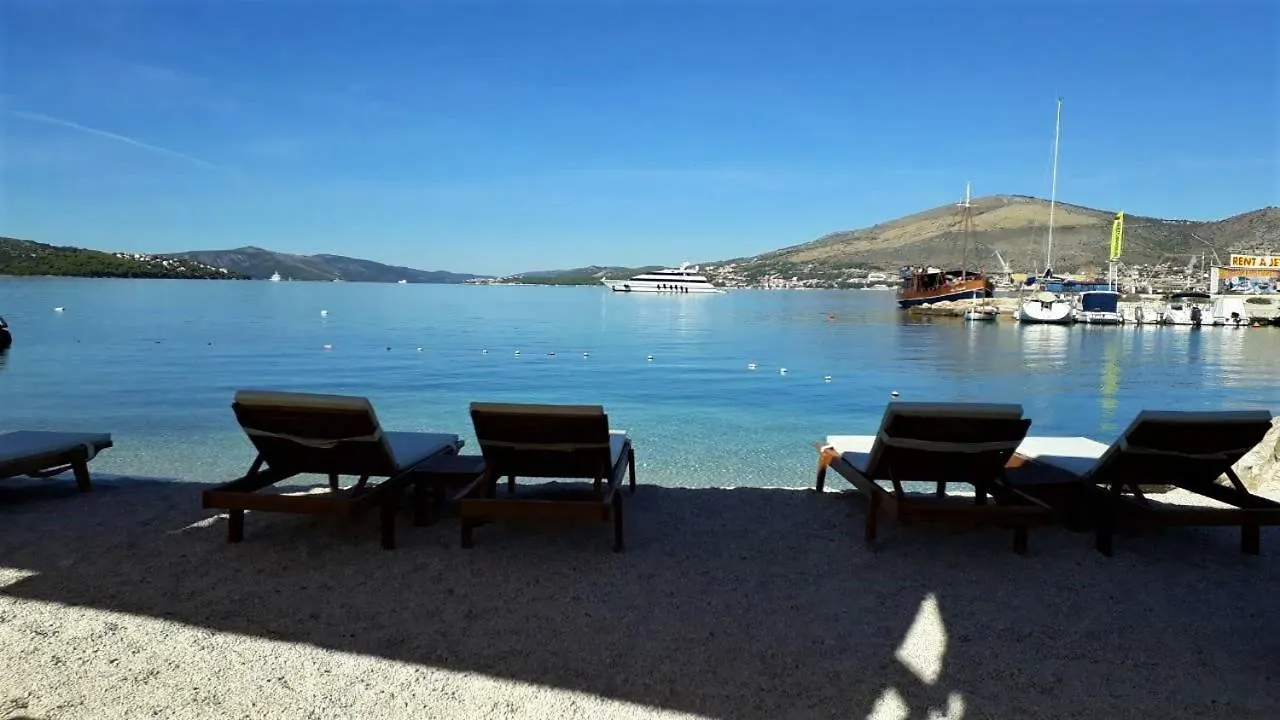 Apartment Okrug Gornji - Trogir With Sea View