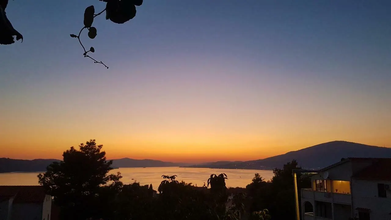 Apartment Okrug Gornji - Trogir With Sea View Croatia