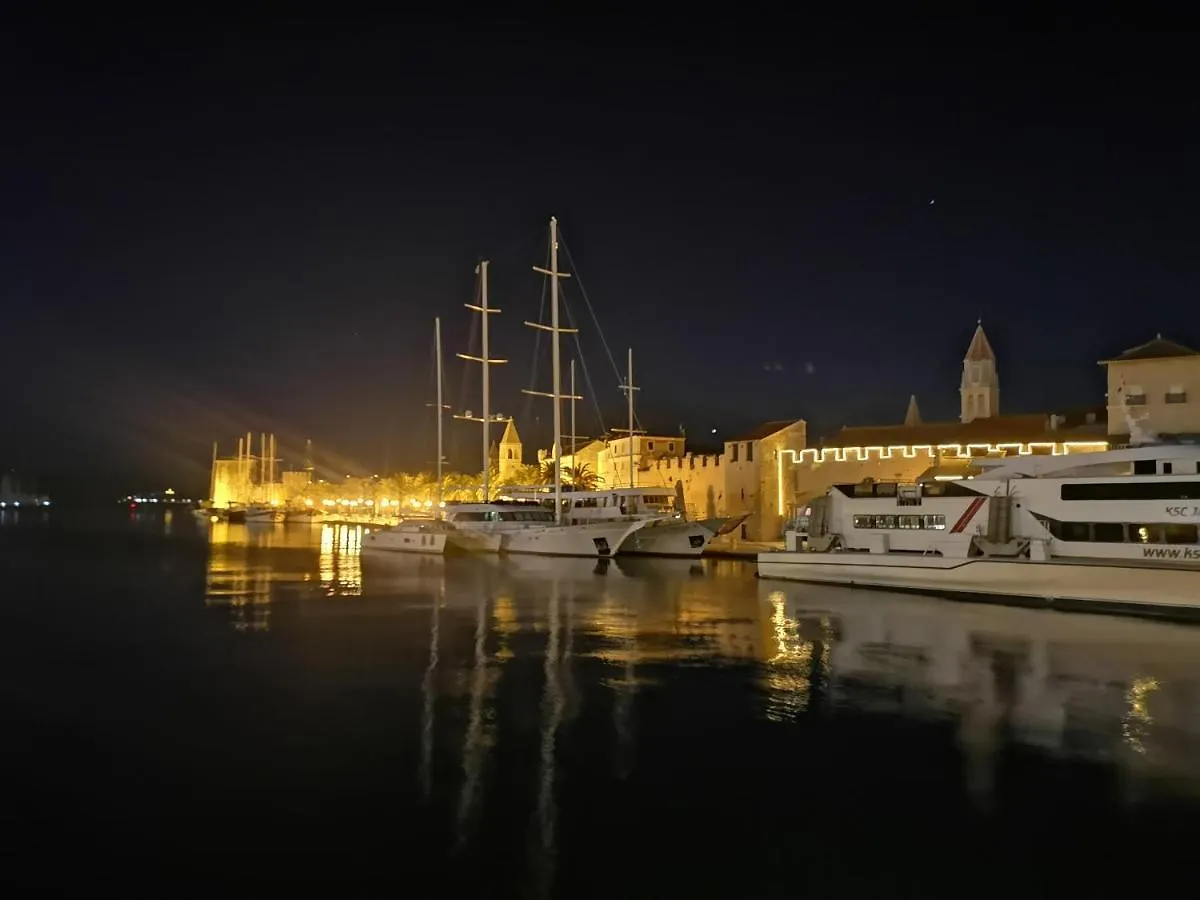 Apartment Okrug Gornji - Trogir With Sea View 0*,  Chorvatsko