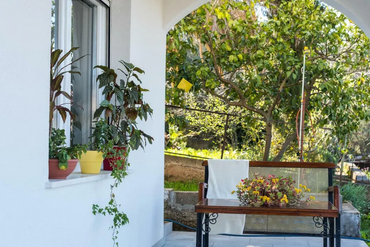 Apartment Okrug Gornji - Trogir With Sea View Chorvatsko