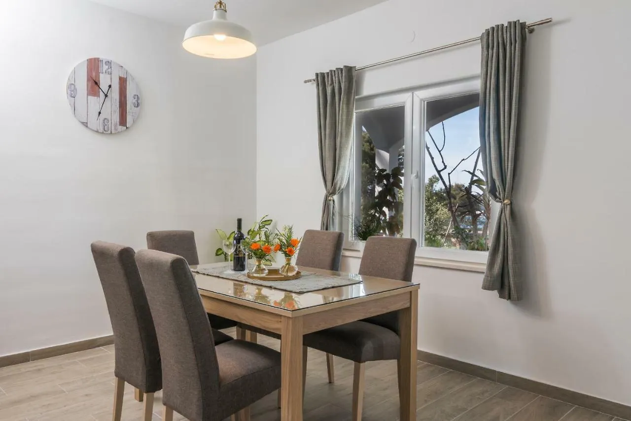 Apartment Okrug Gornji - Trogir With Sea View
