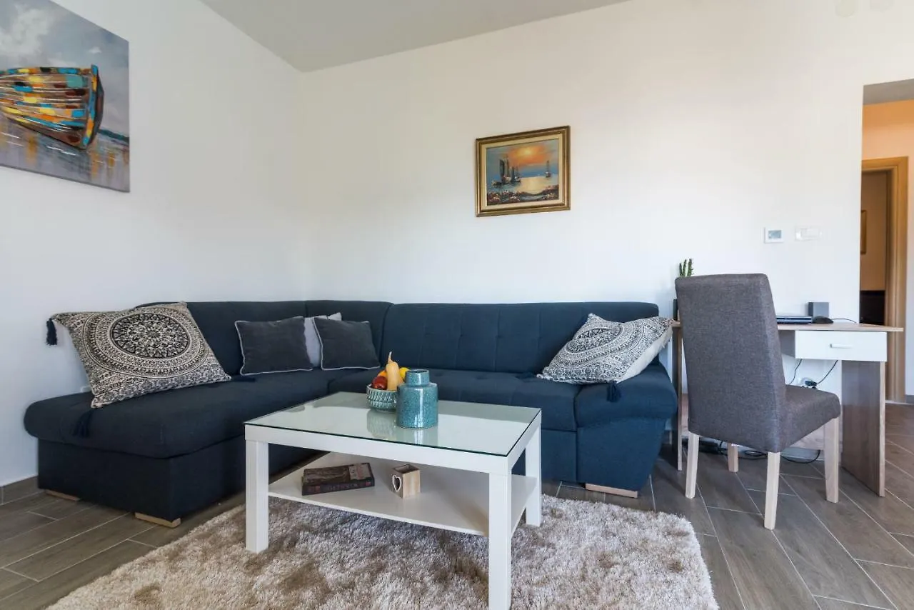Apartment Okrug Gornji - Trogir With Sea View Chorvatsko