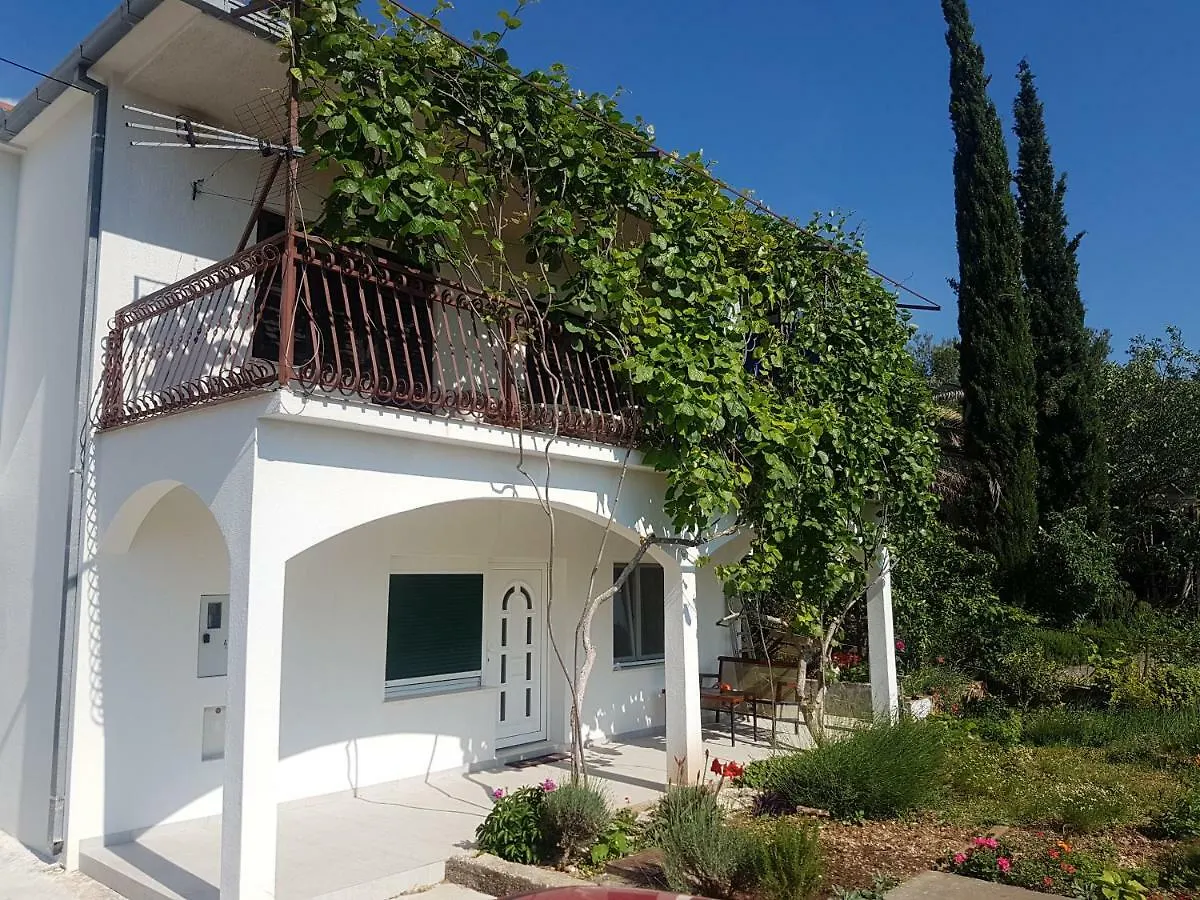 Apartment Okrug Gornji - Trogir With Sea View